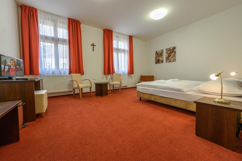 Penzion Panský dům Rozmital pod Tremsinem Esterno foto